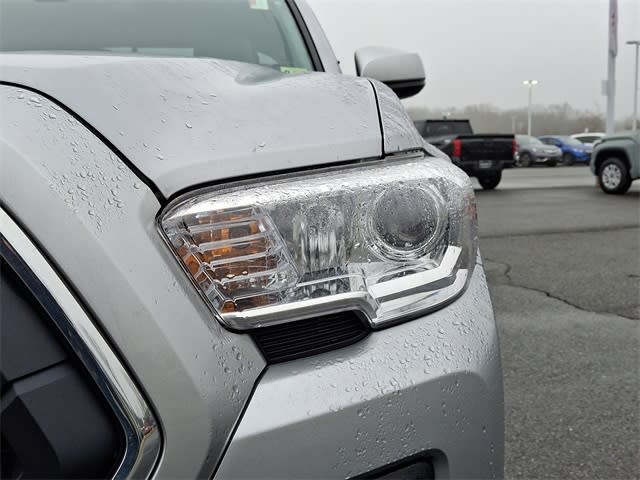 2022 Toyota Tacoma SR5 18