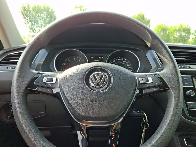 Thumbnail: 2018 Volkswagen Tiguan - 10