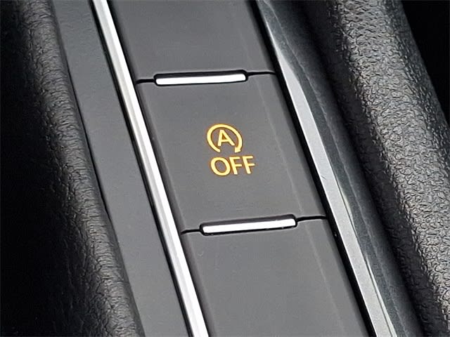 Thumbnail: 2021 Volkswagen Tiguan - 23