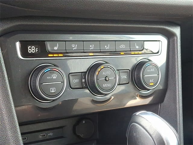 Thumbnail: 2021 Volkswagen Tiguan - 17