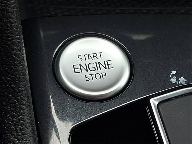 Thumbnail: 2021 Volkswagen Tiguan - 21