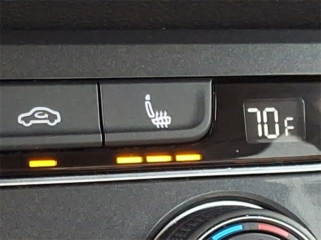 Thumbnail: 2021 Volkswagen Tiguan - 25