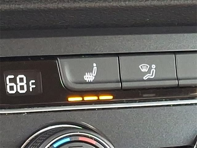 Thumbnail: 2021 Volkswagen Tiguan - 24