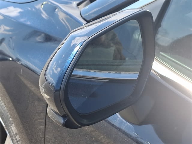 2019 Toyota Camry SE 19
