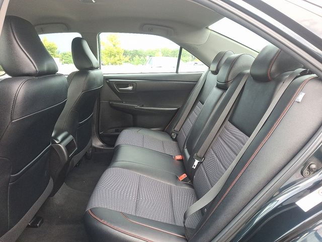 Thumbnail: 2015 Toyota Camry - 10