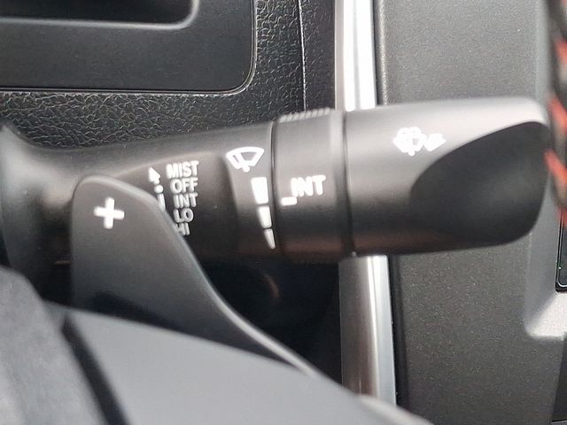 Thumbnail: 2015 Toyota Camry - 28