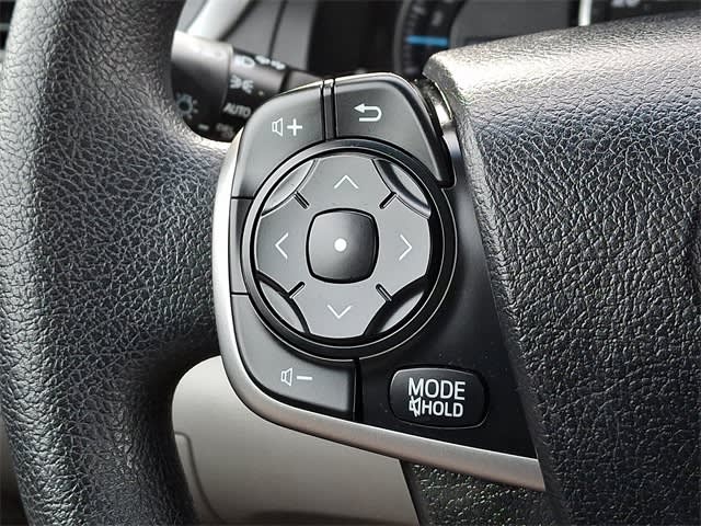 Thumbnail: 2013 Toyota Camry - 23