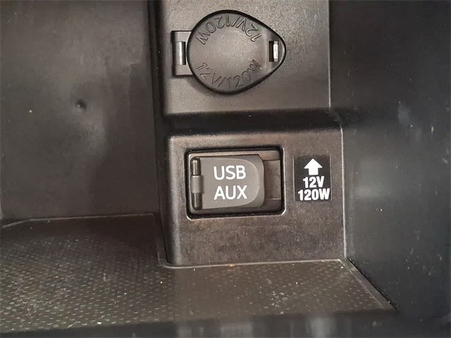 Thumbnail: 2013 Toyota Camry - 25