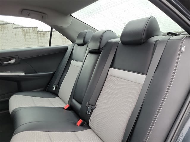 2013 Toyota Camry SE 12