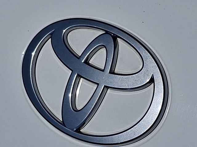 Thumbnail: 2025 Toyota Camry - 10