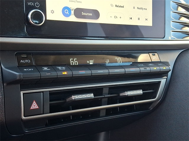 Thumbnail: 2025 Toyota Camry - 11