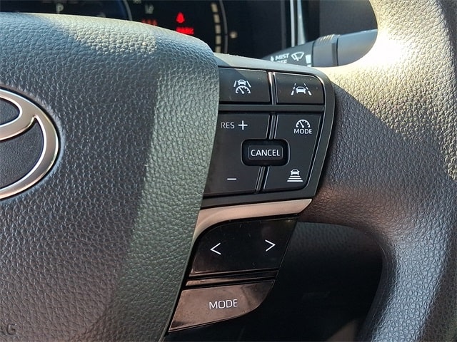 Thumbnail: 2025 Toyota Camry - 25