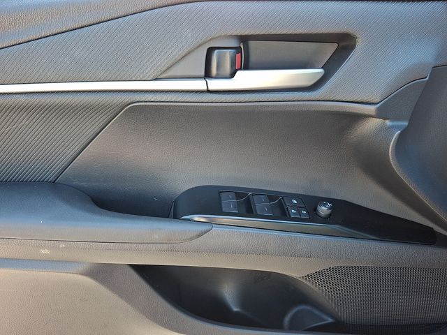 Thumbnail: 2025 Toyota Camry - 18