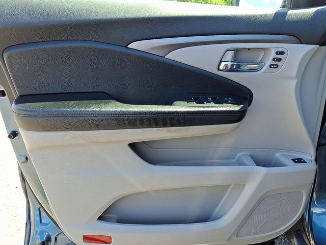 Thumbnail: 2019 Honda Pilot - 16