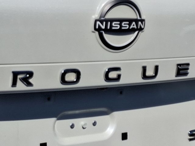 Thumbnail: 2022 Nissan Rogue - 5