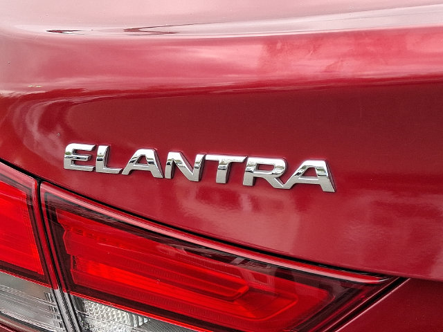 Thumbnail: 2016 Hyundai Elantra - 29
