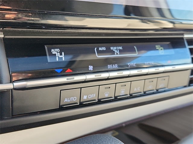 Thumbnail: 2022 Toyota Sienna - 22