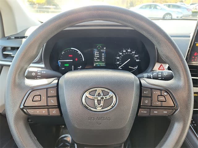 Thumbnail: 2022 Toyota Sienna - 24