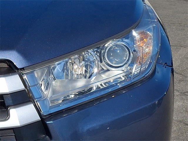 Thumbnail: 2017 Toyota Highlander - 18