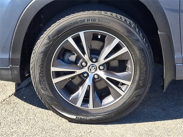 Thumbnail: 2017 Toyota Highlander - 8