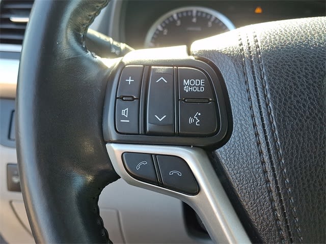 Thumbnail: 2017 Toyota Highlander - 24