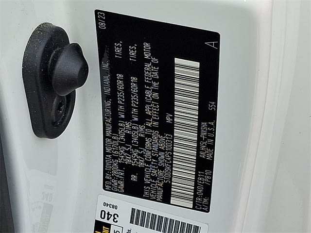 Thumbnail: 2023 Toyota Sienna - 16