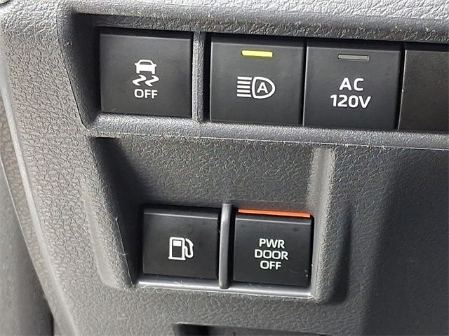 Thumbnail: 2023 Toyota Sienna - 31