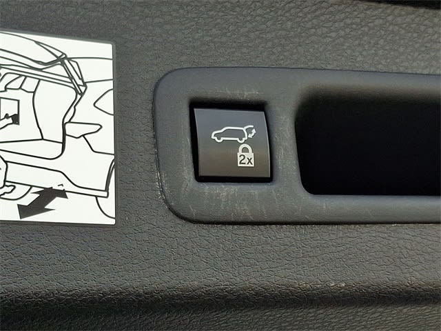 Thumbnail: 2023 Toyota Sienna - 15