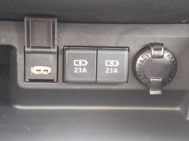 Thumbnail: 2021 Toyota Highlander - 28