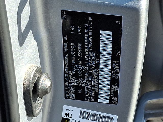 Thumbnail: 2024 Toyota Highlander - 16