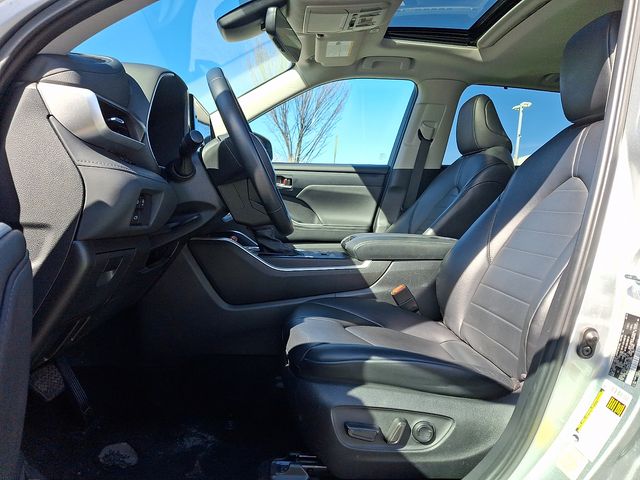 Thumbnail: 2024 Toyota Highlander - 9