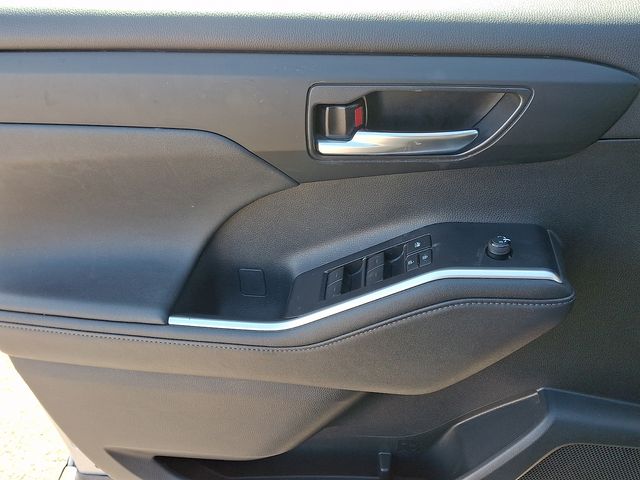 Thumbnail: 2024 Toyota Highlander - 21