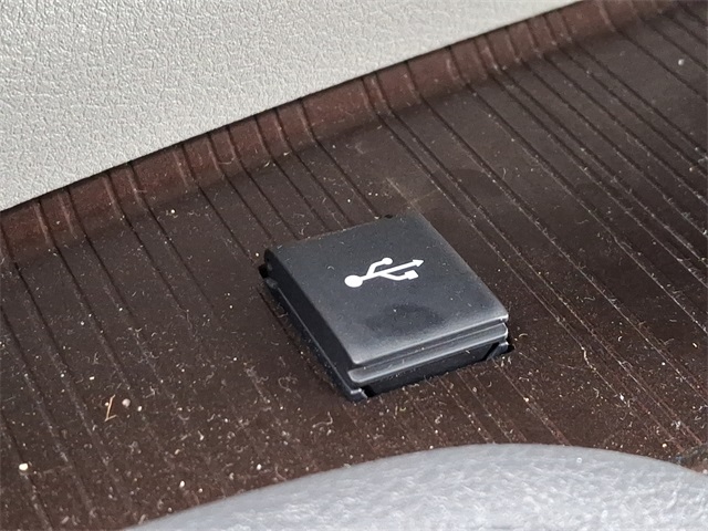 2023 Toyota Sienna LE 25