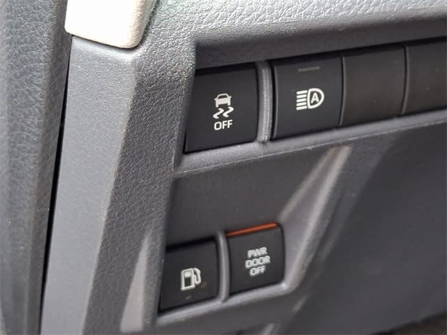 2023 Toyota Sienna LE 27