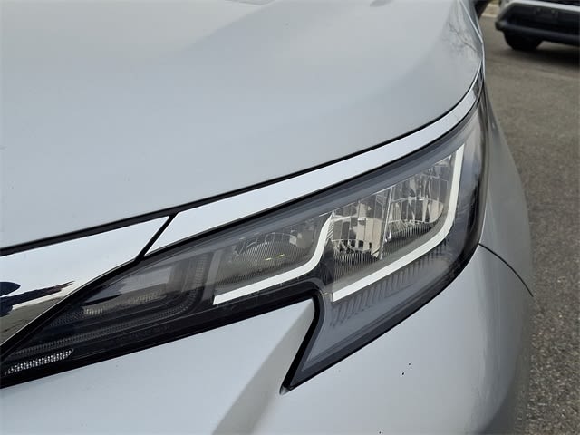 2023 Toyota Sienna LE 17