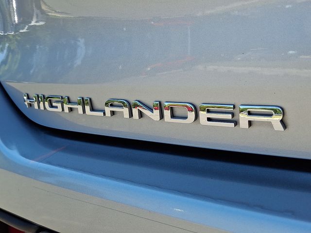 Thumbnail: 2022 Toyota Highlander - 7