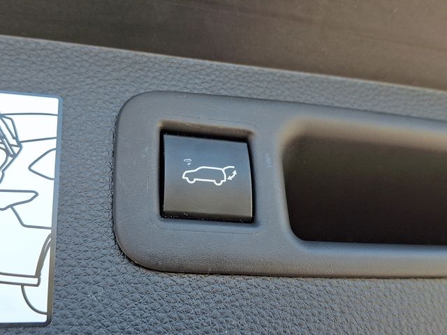 Thumbnail: 2022 Toyota Highlander - 33