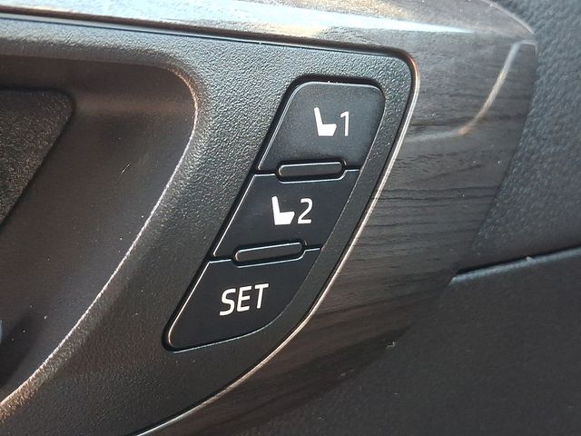 Thumbnail: 2022 Toyota Highlander - 32