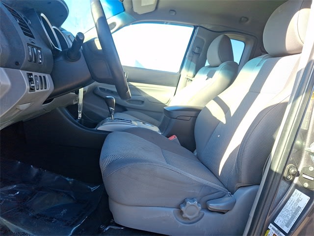 Thumbnail: 2015 Toyota Tacoma - 9