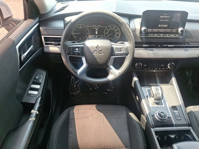 Thumbnail: 2022 Mitsubishi Outlander - 2