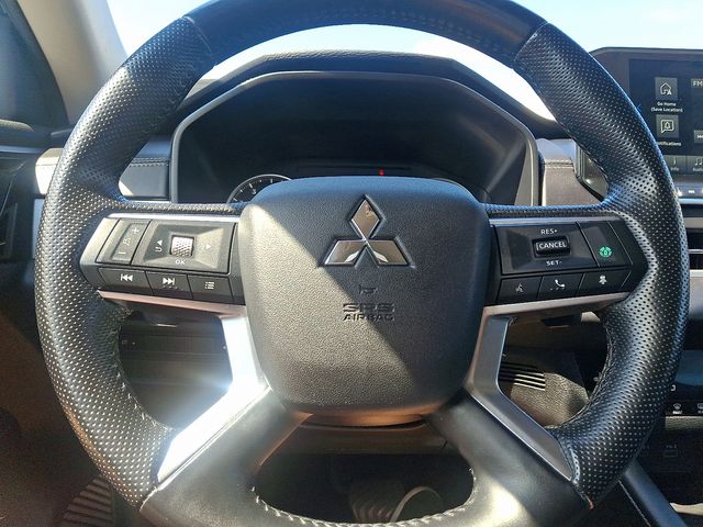 Thumbnail: 2024 Mitsubishi Outlander - 8