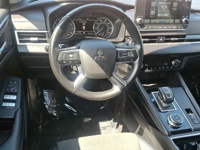 Thumbnail: 2024 Mitsubishi Outlander - 2