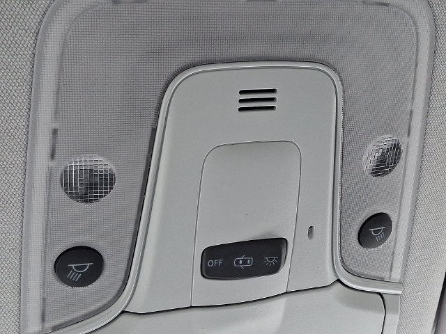Thumbnail: 2016 Toyota Prius - 24