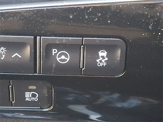 Thumbnail: 2019 Toyota Prius - 29