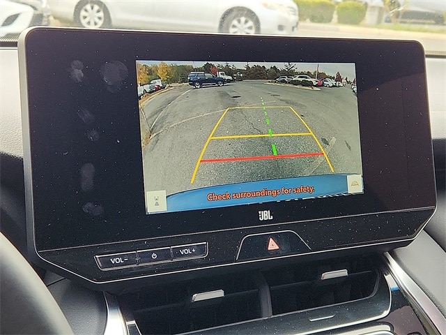 Thumbnail: 2024 Toyota Venza - 21