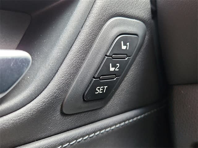 Thumbnail: 2024 Toyota Venza - 25