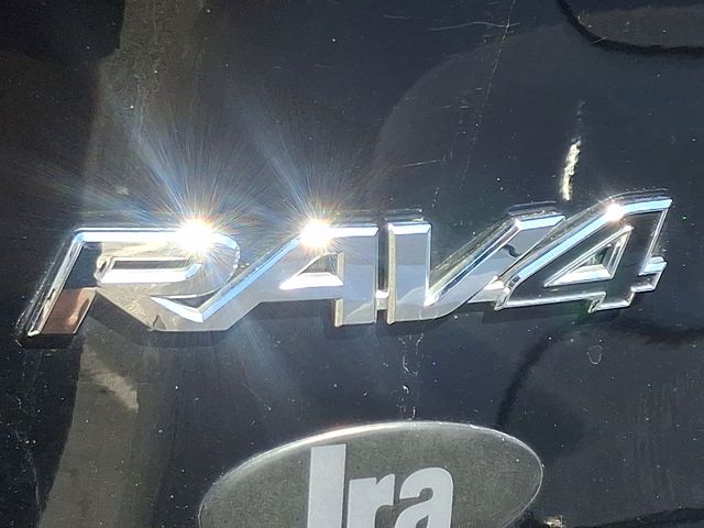 Thumbnail: 2022 Toyota RAV4 - 8