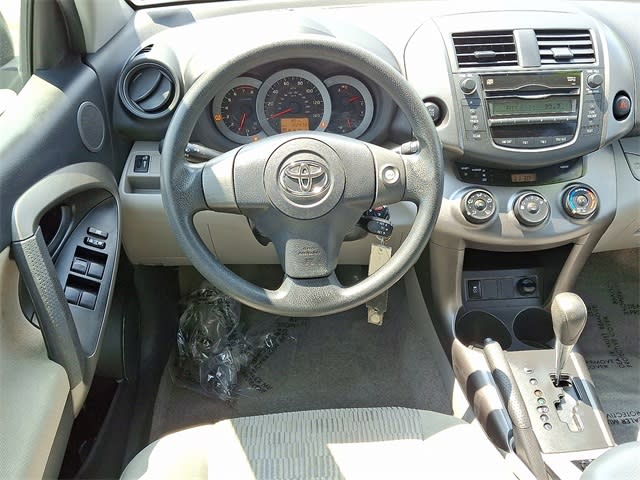 2009 Toyota RAV4 Base 2
