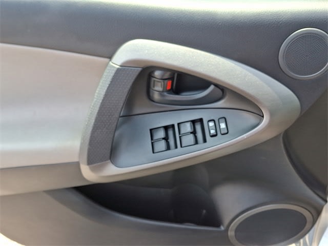 2009 Toyota RAV4 Base 20