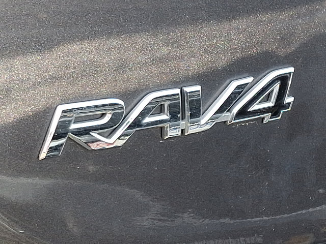 Thumbnail: 2014 Toyota RAV4 - 8